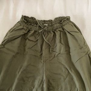 green hippie pants!